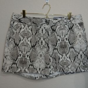 NWT APT 9 Snakeprint Shorts